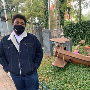 Meet your Posher, Wayne